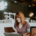 woman coffee shop using adwords